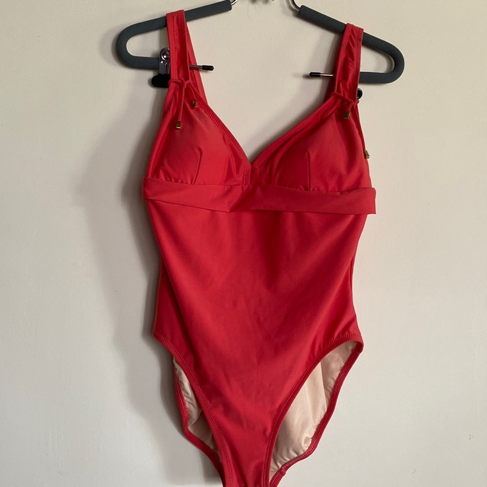 Be creative size 8 one piece swimsuit